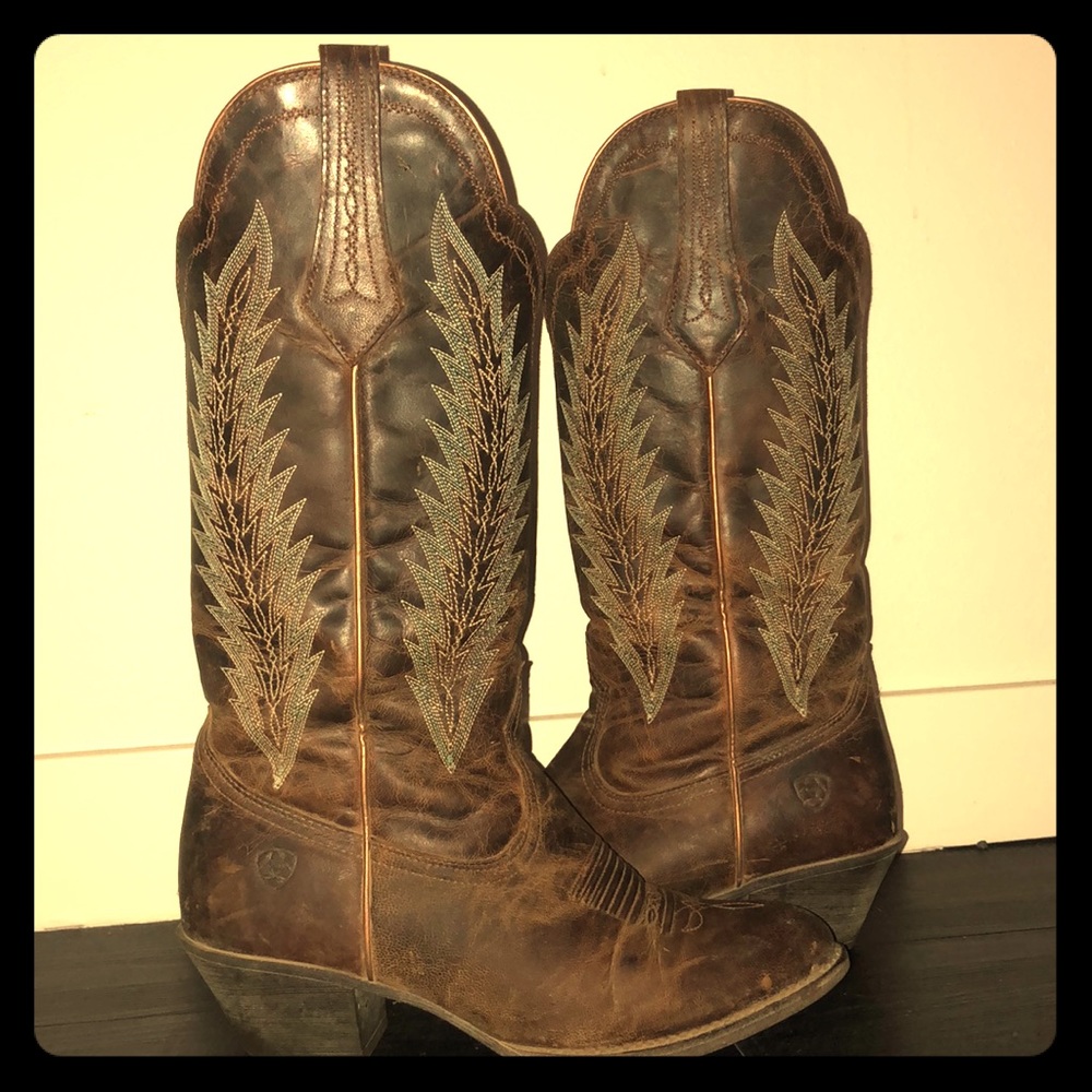 Ariat genuine leather cowboy boots, size 8.5